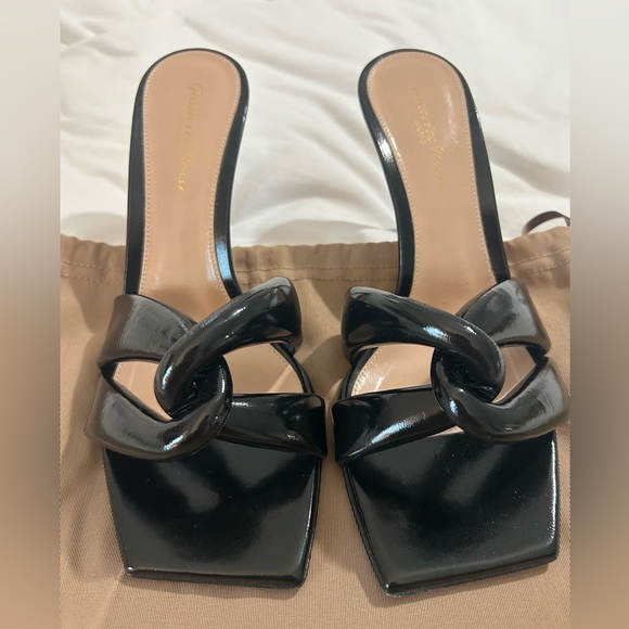 Gianvito Rossi Milano Amour Glossy Nappa Heels - Picture 5 of 9